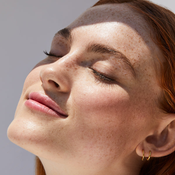 What Non-Comedogenic Makeup and Skincare Means For Your Skin