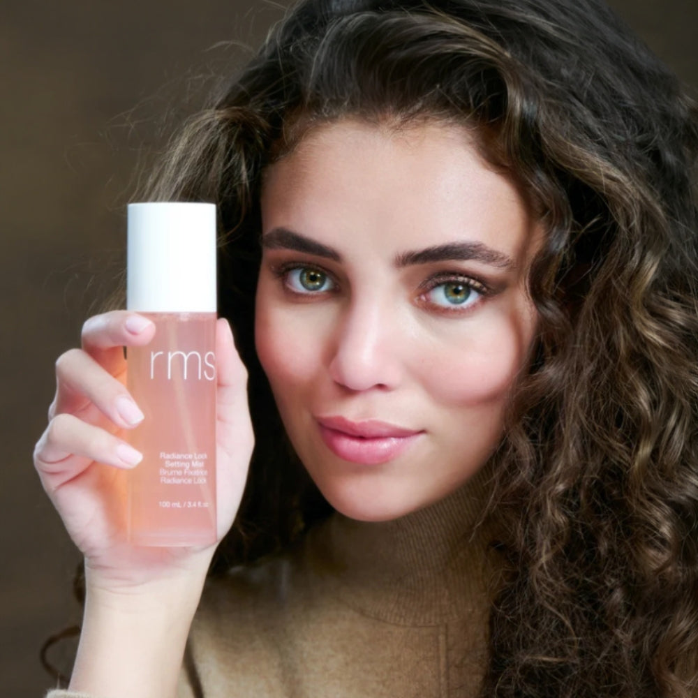 Best Setting Spray for Oily Skin: How to Lock Makeup Without the Shine